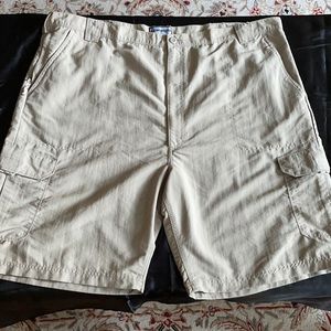 Wrangler Mens Black Nylon  6-Pocket Cargo Short Pant-Size 48W Beige